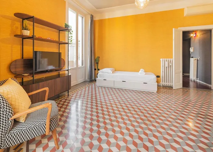 Guesthost - Isola District & Istria M5 Apt! アパート ミラノ