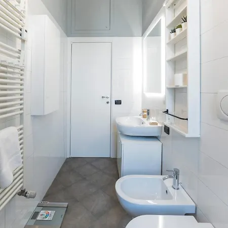 Isola District & Istria M5 Apt! Daire
